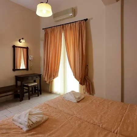 Aktaion Hotel 2*