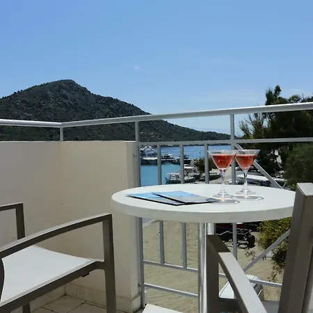 Aktaion Hotel 2*