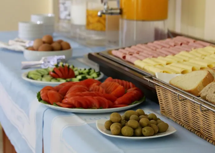 Отель Aktaion 2*