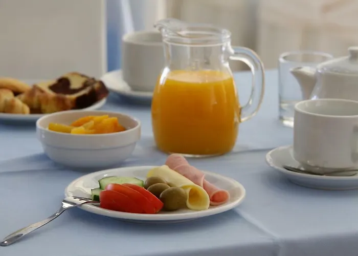 Отель Aktaion 2*